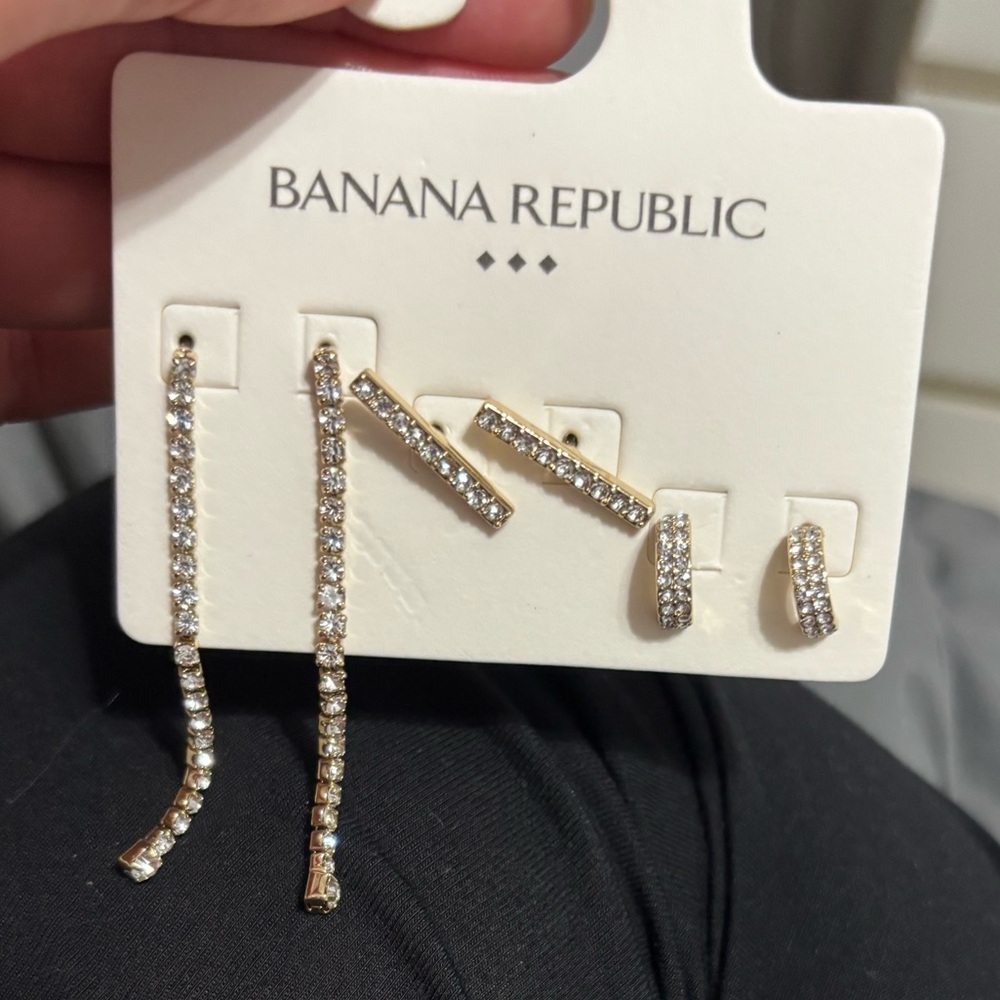 New Banana Republic Gold Earrings Set